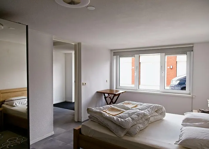 Hureninzeeland - Marina Port Zelande Comfort Appartementen מלון